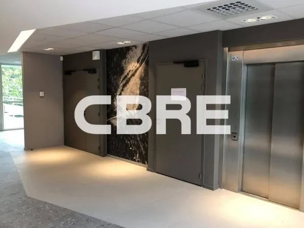 Bureaux 559 m²