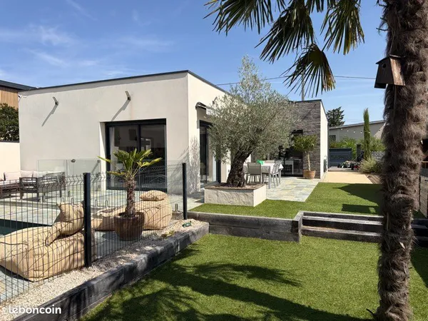 Maison contemporaine 146 m² avec piscine - Montmerle-sur-Saône