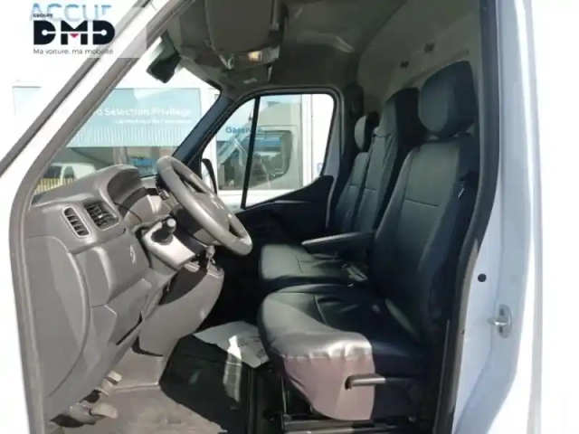 Renault Master fg f3300 l2h2 2.3 blue dci 150ch grand confort euro6 — photo 9