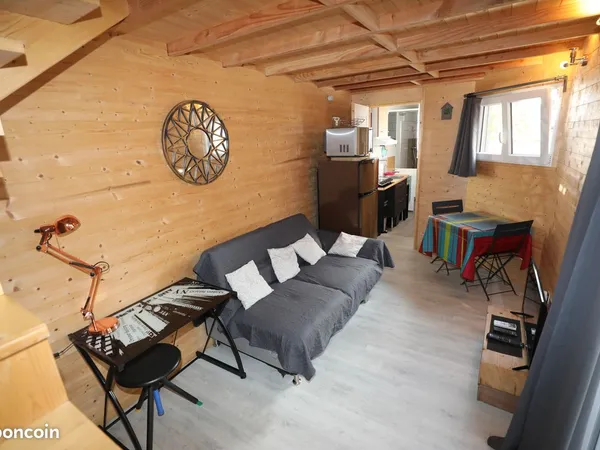 Studio meublé de 16m² + 12m² en mezzanine à La Farlède