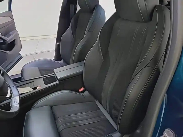 Peugeot 408 phev 225 e-eat8 — photo 85