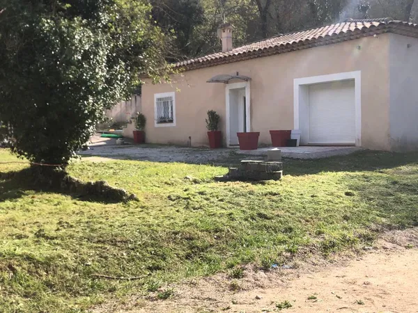 Maison de 100m2 à louer sur Mimet