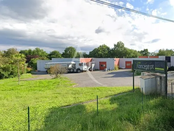 Immeuble commercial 1064 m²
