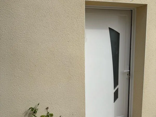 Titre : Appartement 63 m² dans une maison en ville avec jardin