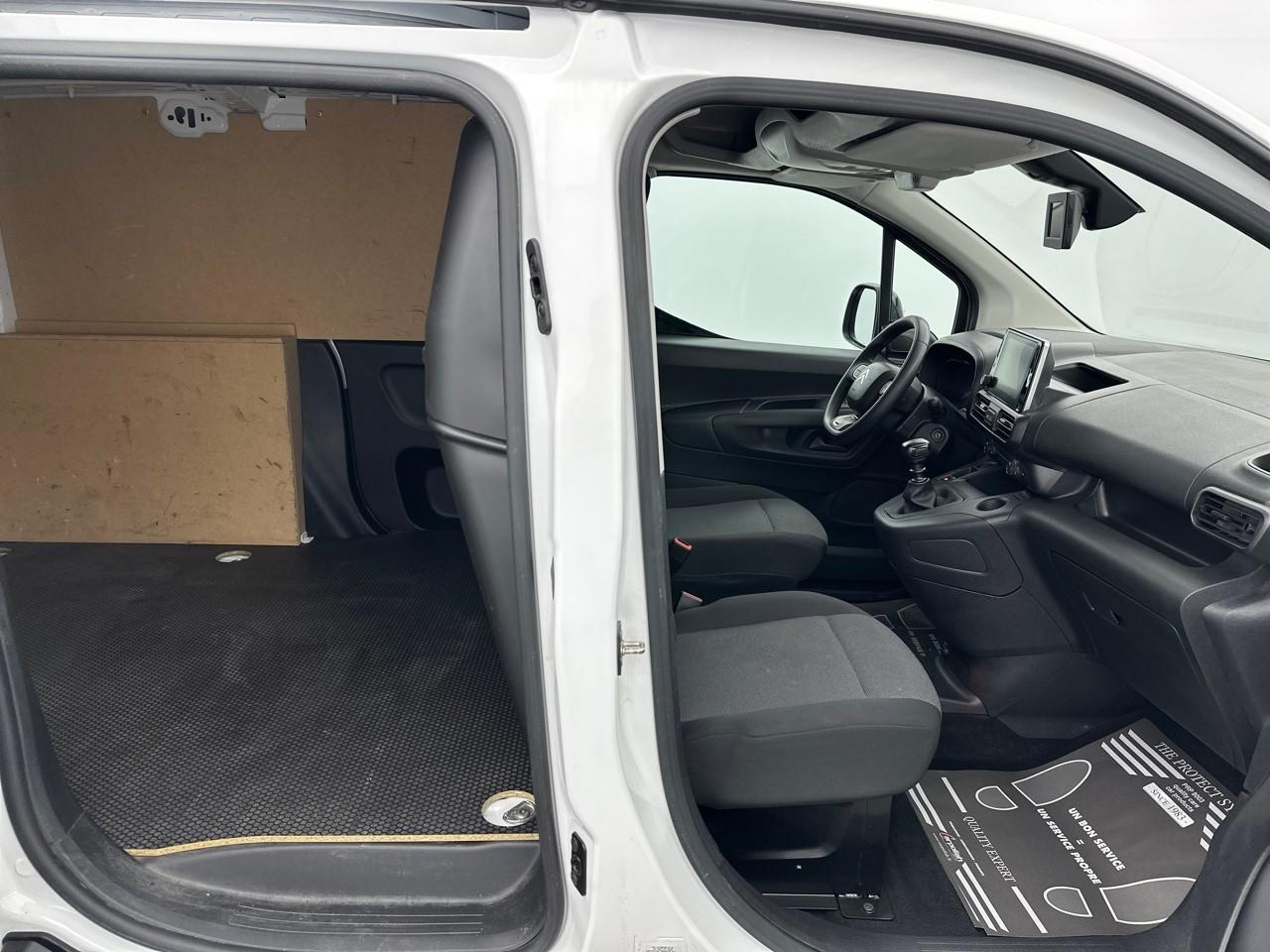Citroën Berlingo van m 650 bluehdi 100 s&s bvm6 driver — photo 12