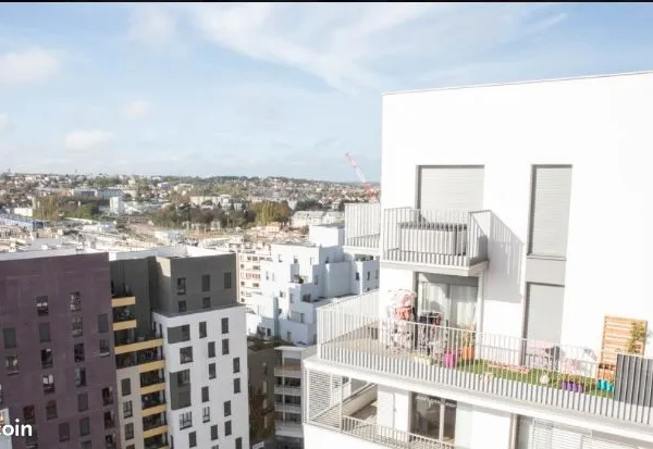 Massy Atlantis - Place du Grand Ouest - T3 meublé, balcon et parking - Gare à 3 min