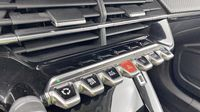 Peugeot 2008 1.2 PureTech 130ch S&S Allure — photo 13