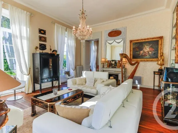 Maison 12 pièces 400 m²