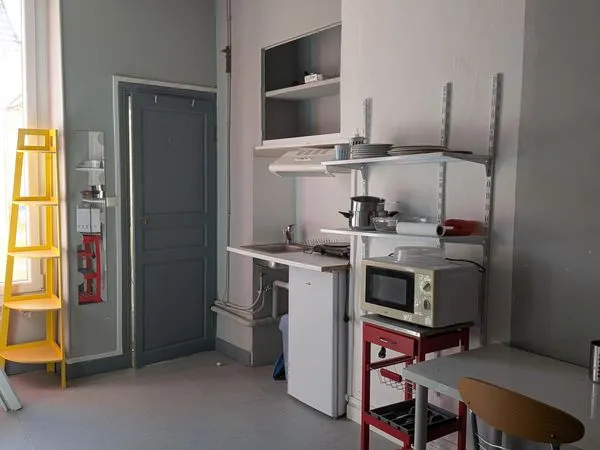 Vends studio a rafraichir