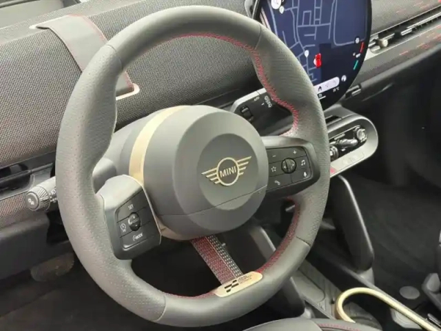 Mini Aceman se 218ch jcw — photo 3