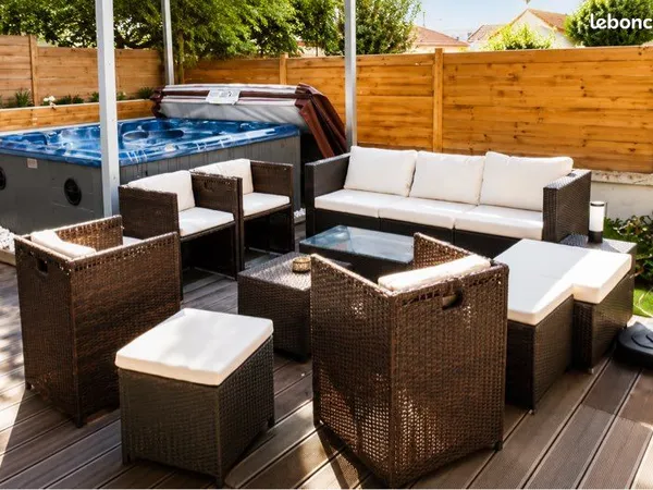F2 51 m² avec terrasse de 50 m², jacuzzi et garage fermé - Gagny Centre