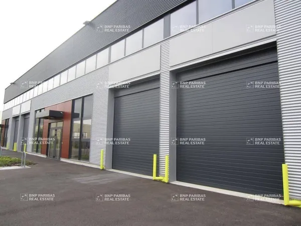 Local d'activité 409 m²