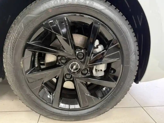 Opel Corsa 1.2 turbo hybrid 110 ch autom — photo 9