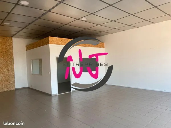 Local 100 m² LOIRE AUTHION