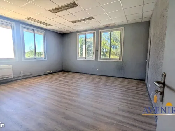 Bureaux 31 m² Mimet