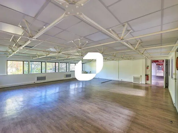 Local d'activité 3648 m²