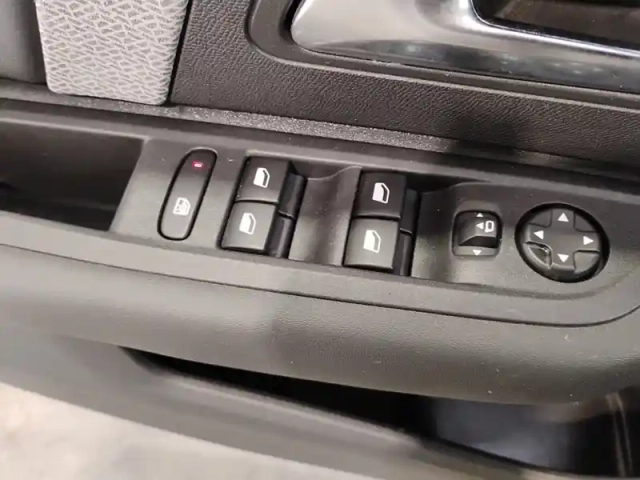 Citroën C4 puretech 130 s&amp;s bvm6 — photo 24