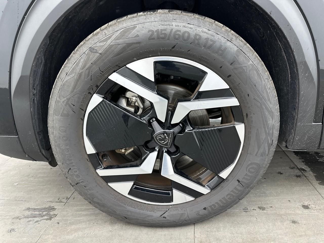 Peugeot 2008 electrique 54 kwh 156 ch allure — photo 14