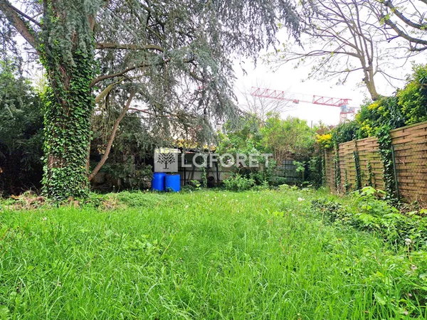 Terrain 445 m²