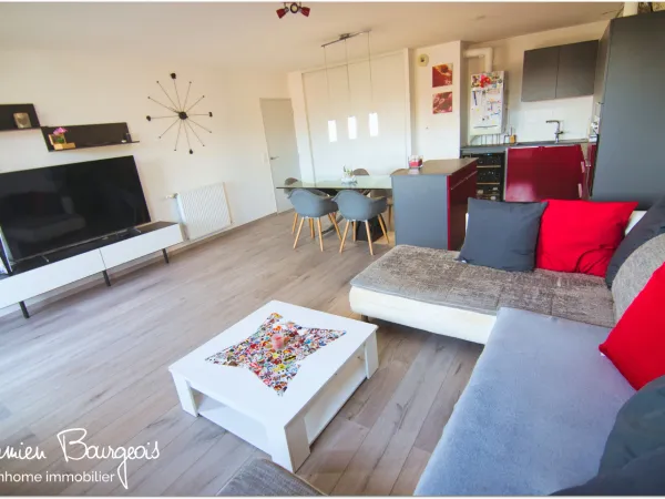 T4 89 m² - Dernier étage, balcon et place privative