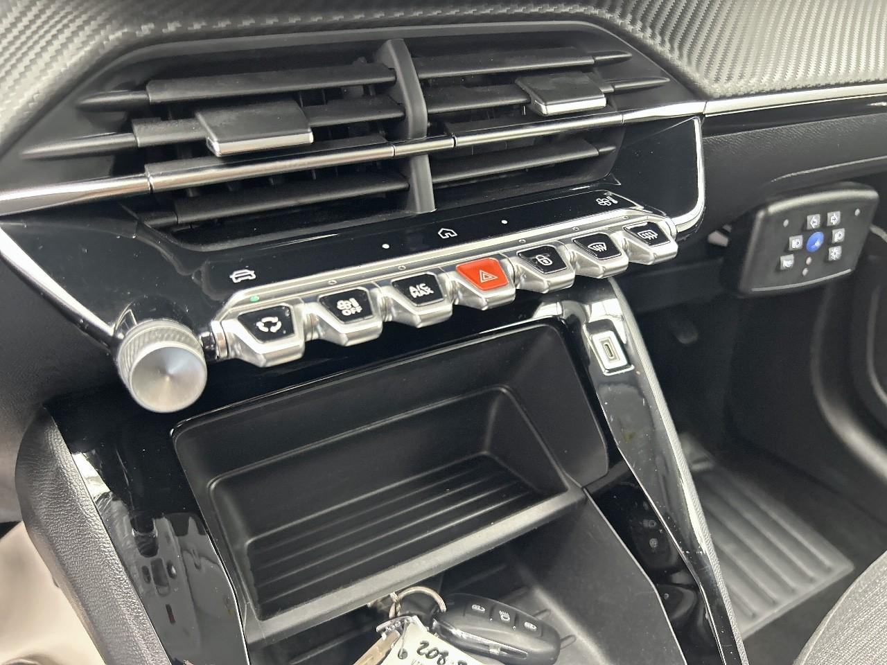 Peugeot 208 100 s&s bvm6 business — photo 26
