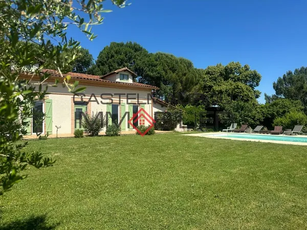 Maison de caractère de 260 m2 sur 2500 m2 de parcelle