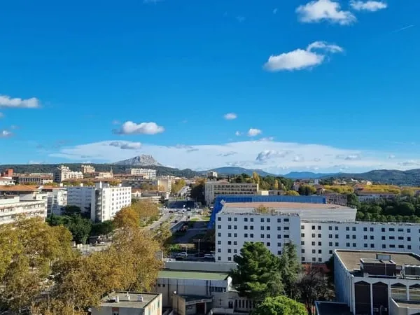 A LOUER - Appartement T2 meublé de 42 m² avec balcon - AIX EN PROVENCE