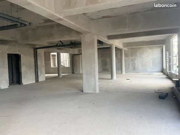 Local commercial 140 m²