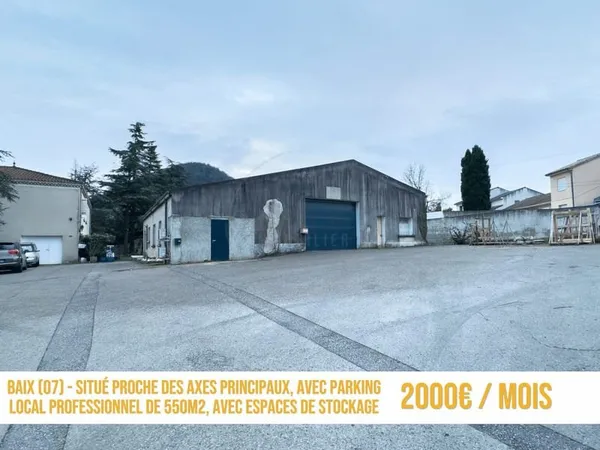 Local professionnel de 550m2 proche des axes principaux