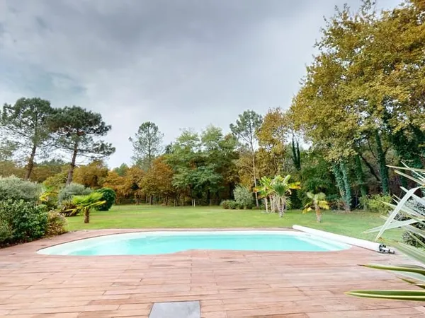 Maison 1 pièce 156 m²