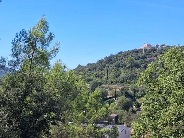 Terrain 1500 m²