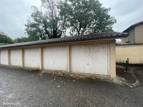 Garage Decines