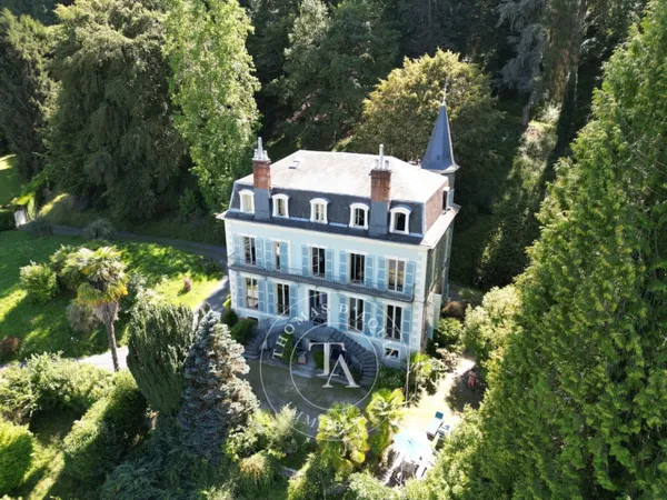 Propriété remarquable de 1875, rénovée en 2023 et meublée