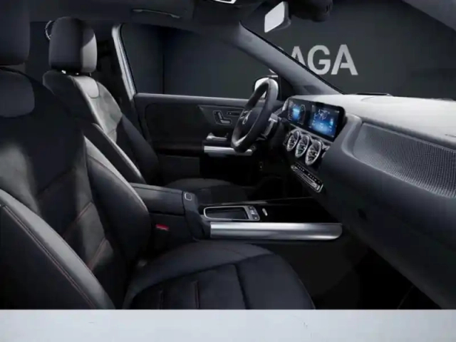 Mercedes Gla 200 d amg line — photo 35