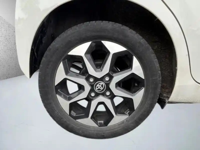 Toyota Aygo 1.0 vvt-i x-play — photo 9