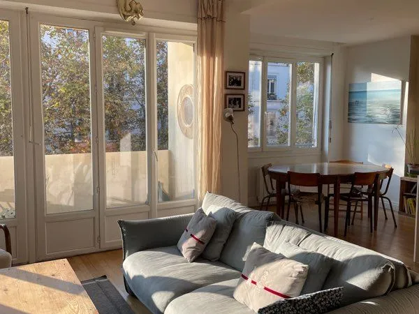 Appartement T4 - 101m2 - très lumineux avec 2 balcons - climatisé - Lyon 3