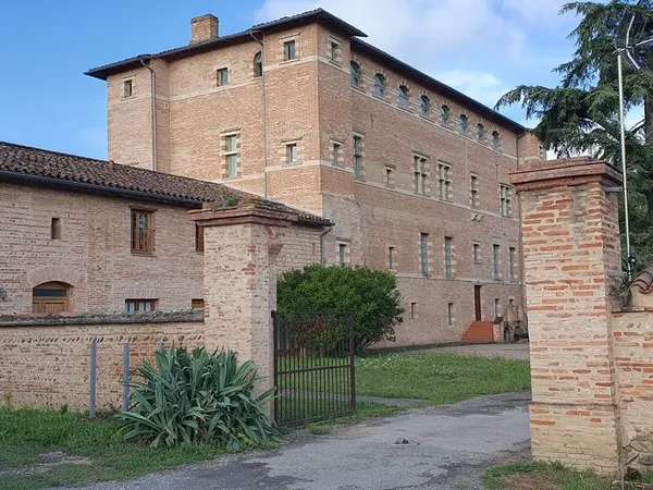 Muret, dans château, T2bis de 79 m²