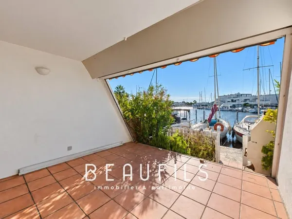 Port Camargue - Marina T3 duplex 79,84 m2 avec appontement 12 x 3,5m & garage privatif
