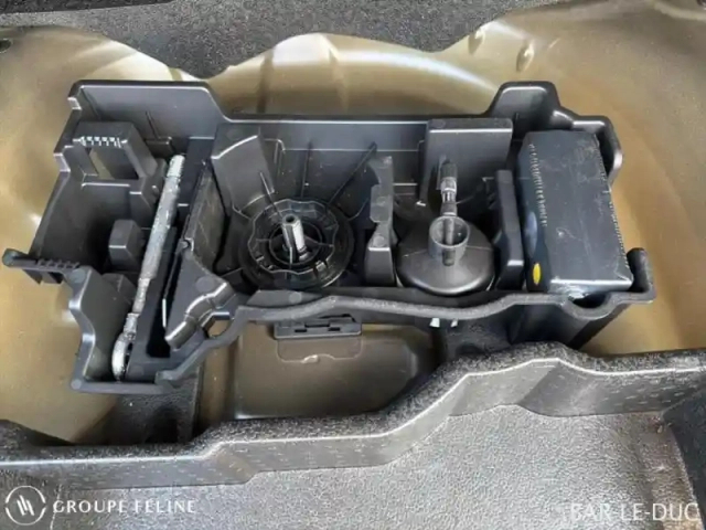Peugeot 2008 1.2 puretech 130ch s&amp;s style eat8 — photo 12