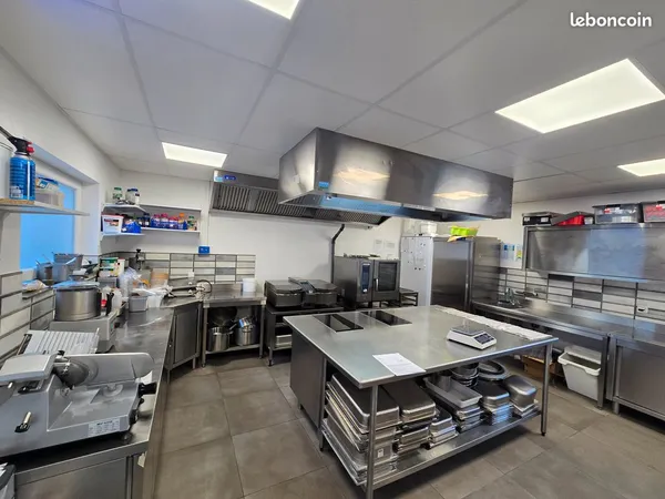 Fonds de commerce traiteur - laboratoire équipé 98 m²