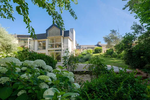 Maison 8 pièces 225 m²