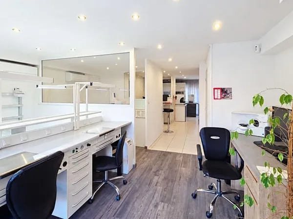 Local commercial 105 m²