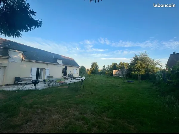 À vendre maison avec grand jardin