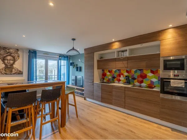 Appartement rénové avec vue sur la Loire