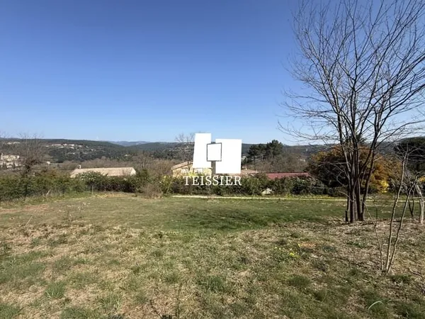 07140 Les Vans : Terrain à bâtir