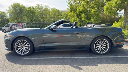 Ford Mustang Cabriolet 2.3 Ecoboost 317 - . – 2015 – 63092 km – Essence – Boîte Manuelle — photo 7
