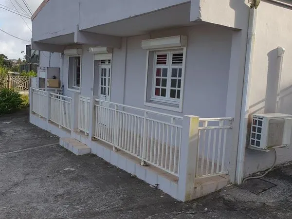 Maison de 3 pieces a louer au vert-pre