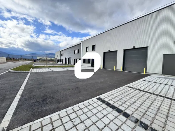 Local d'activité 2780 m²