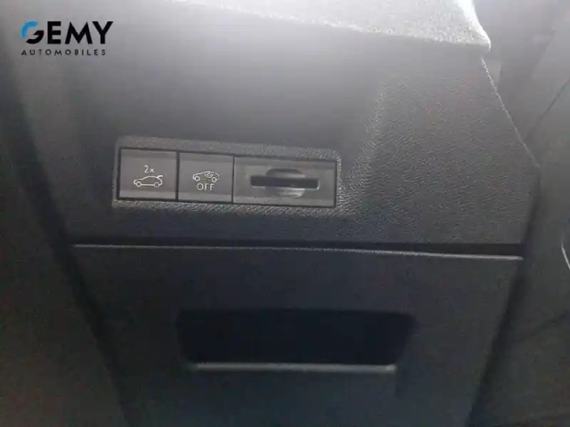 Peugeot 3008 hybrid 136 e-dcs6 — photo 20