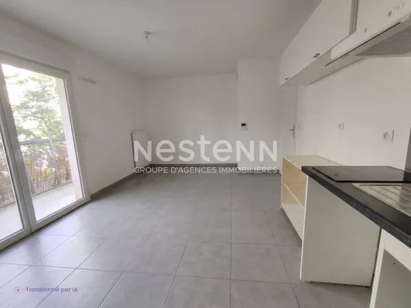 Lumineux T2 ,36 m2 ,calme, balcon, une place de stationnement couvert, résidence de 2019